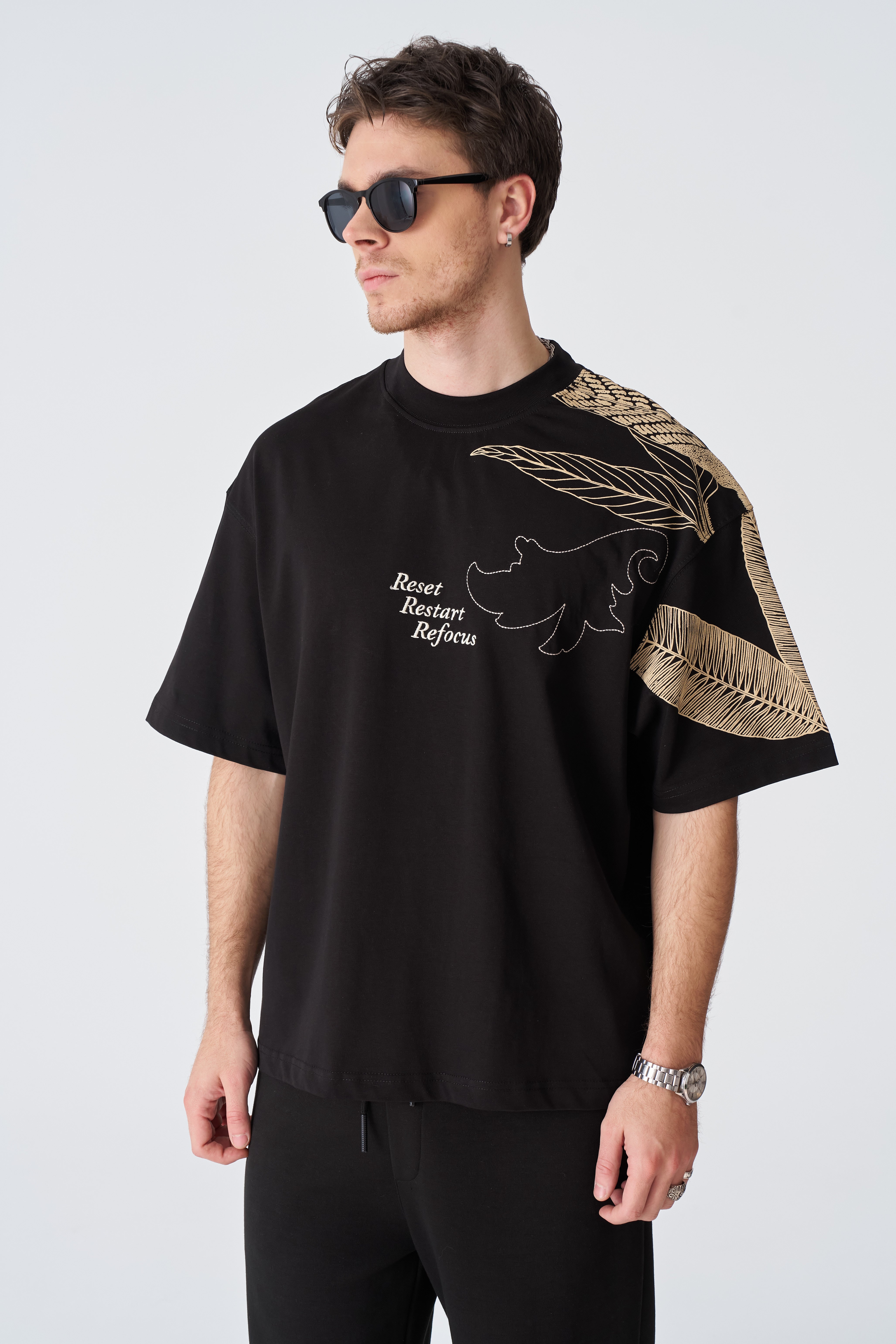 Niravana Tee